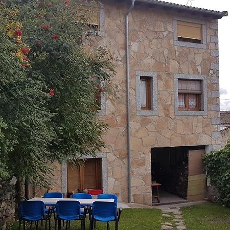 Гостьовий будинок Casa Rural El Casillo Del Abuelo Goyo Наварредонда-де-Ґредос Екстер'єр фото