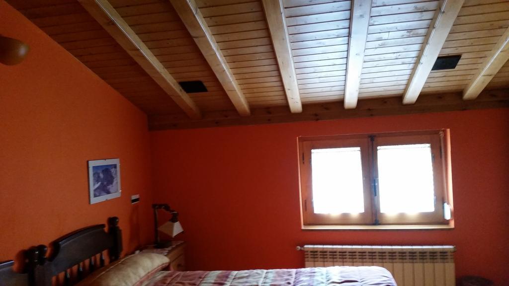 Гостьовий будинок Casa Rural El Casillo Del Abuelo Goyo Наварредонда-де-Ґредос Номер фото